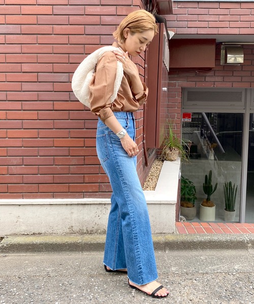 SHENERY（シーナリー）の「シアーオーバーシャツ（シャツ/ブラウス・レディース・ブラウン/オフホワイト/ブルー・FREE）」の6枚目の写真