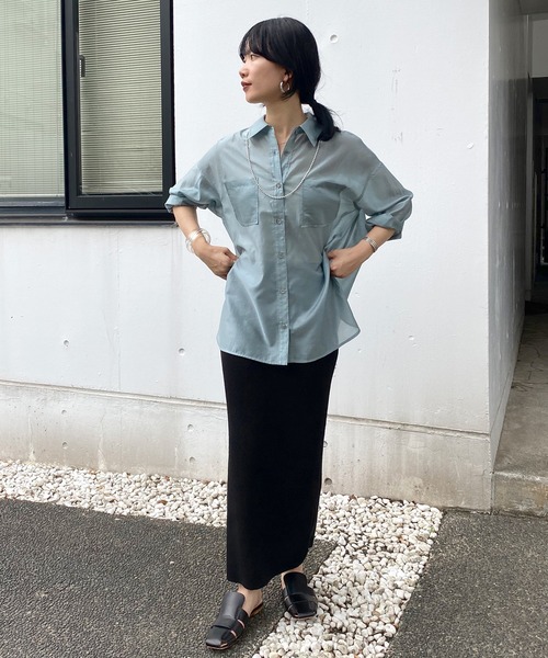 SHENERY（シーナリー）の「シアーオーバーシャツ（シャツ/ブラウス・レディース・ブラウン/オフホワイト/ブルー・FREE）」の12枚目の写真