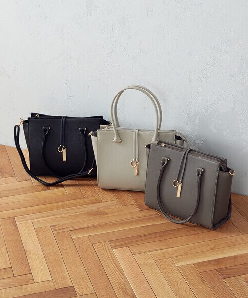 MONO　COMME CA（モノコムサ）の「ロゴプレートトートバッグ（トートバッグ・レディース・ブラック/モカ/グレイッシュベージュ・FREE）」の12枚目の写真