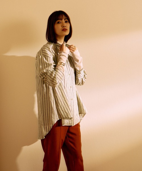 HERENCIA(ヘレンチア)の「Vネック ショルダーパイピング テーパード サロペット(サロペット/オーバーオール・レディース・ブラック/テラコッタ・MEDIUM)」の16枚目の写真