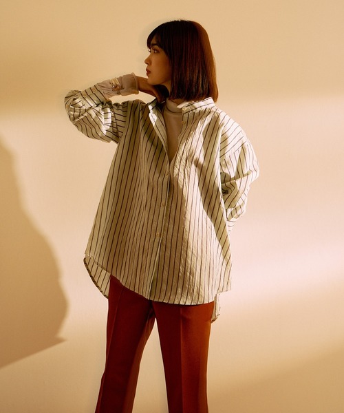HERENCIA(ヘレンチア)の「Vネック ショルダーパイピング テーパード サロペット(サロペット/オーバーオール・レディース・ブラック/テラコッタ・MEDIUM)」の17枚目の写真