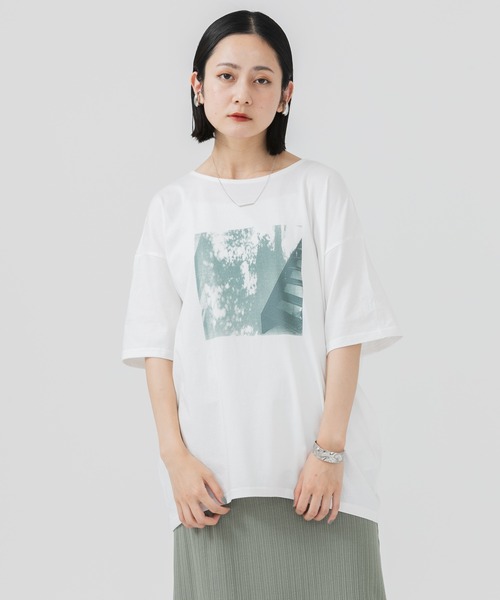 CLOCHE(クロシェ)の「cloche 転写プリントT(Tシャツ/カットソー・レディース・ホワイト/チャコールグレー・FREE)」の2枚目の写真