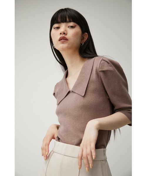 AZUL by moussy（アズールバイマウジー）の「SHOULDER TUCK POLO COLLAR KNIT/ショルダータックポロカラーニット（ニット/セーター・レディース・ライトブラウン/ブラック/ブルー・SMALL/MEDIUM）」の13枚目の写真