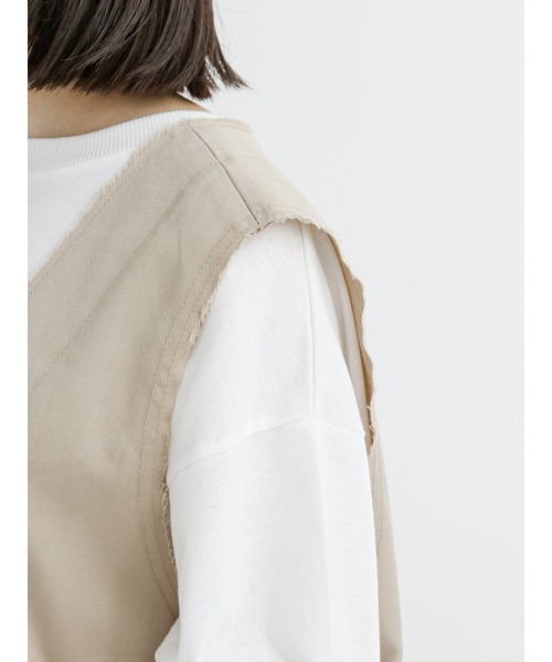 Samansa Mos2 blue(サマンサモスモスブルー)の「◎深Vネックベスト(ベスト・レディース・ブラック/ベージュ/カーキ・フリ-)」の14枚目の写真