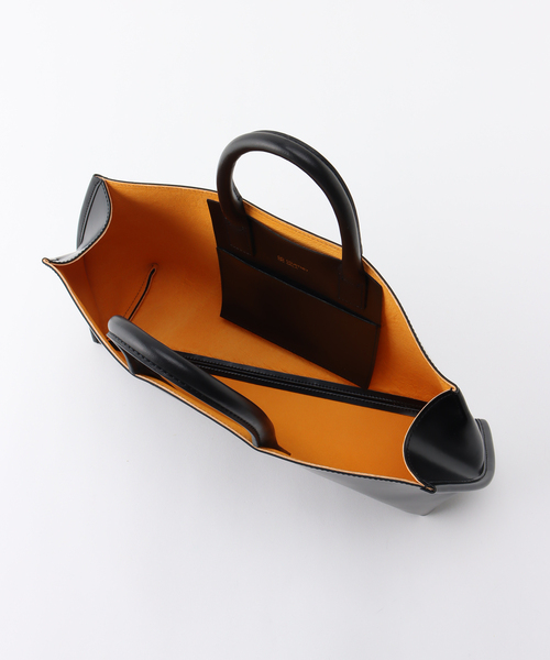 Courtney Orla（コートニーオーラ）の「【Courtney Orla/コートニーオーラ】SLOPE WIDE TOTEs（ショルダーバッグ・レディース・ブラック・FREE）」の4枚目の写真