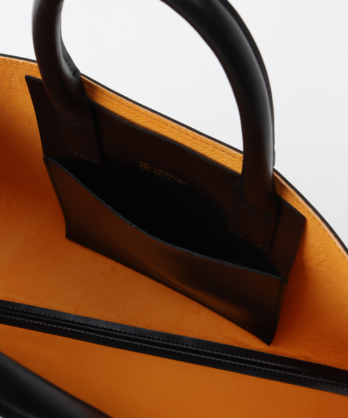 Courtney Orla（コートニーオーラ）の「【Courtney Orla/コートニーオーラ】SLOPE WIDE TOTEs（ショルダーバッグ・レディース・ブラック・FREE）」の5枚目の写真