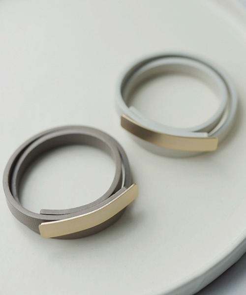 anuans（アニュアンス）の「ロールバングル（バングル/リストバンド・レディース・ホワイト系その他/グレイッシュベージュ・FREE）」の5枚目の写真