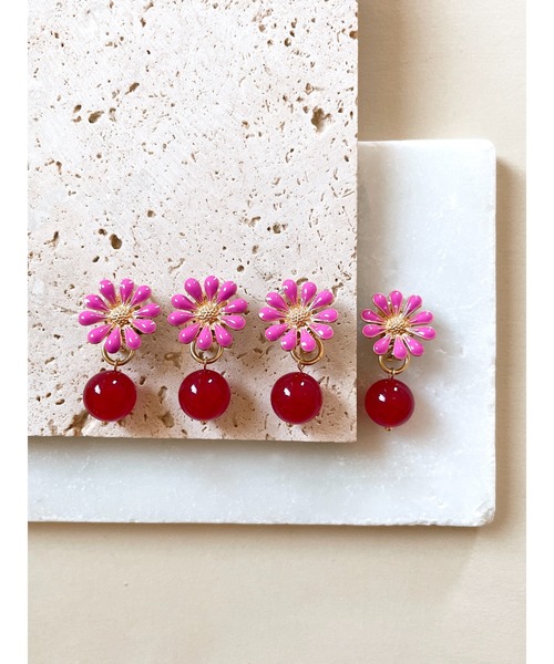 tone（トーン）の「【Agaro】No.263　 天然石とお花の痛くなりにくいイヤリング(MA)（イヤリング・レディース・ブルー/イエロー/ブラウン/ピンク/その他1/ブラック/ホワイト/パープル/レッド/その他3/その他2/その他4/その他5/その他6/グリーン/その他8/その他7/その他9/その他10/その他11・FREE）」の8枚目の写真