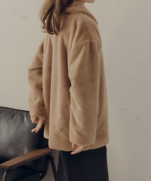 fupel（フぺル）の「2WAYスタンドカラーファーコート（ブルゾン・レディース・ブラウン/ベージュ・FREE）」の8枚目の写真
