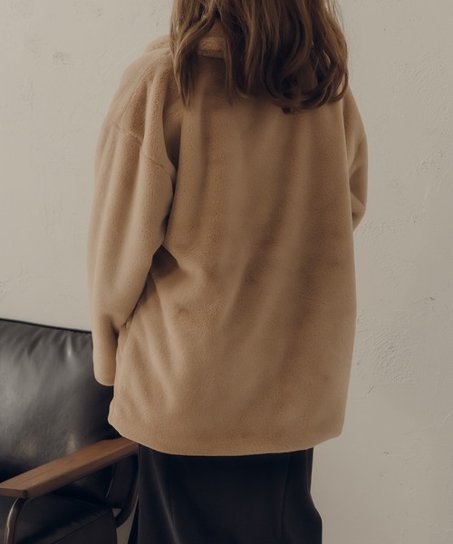 fupel（フぺル）の「2WAYスタンドカラーファーコート（ブルゾン・レディース・ブラウン/ベージュ・FREE）」の9枚目の写真