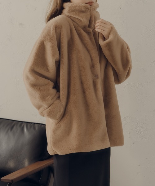 fupel（フぺル）の「2WAYスタンドカラーファーコート（ブルゾン・レディース・ブラウン/ベージュ・FREE）」の10枚目の写真