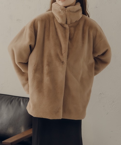 fupel（フぺル）の「2WAYスタンドカラーファーコート（ブルゾン・レディース・ブラウン/ベージュ・FREE）」の13枚目の写真