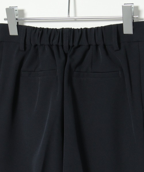 ikka(イッカ)の「【洗濯機で洗える/セットアップ対応】ウォッシャブルテーパードパンツ(その他パンツ・レディース・ブラック/ライトグレー/ネイビー・S/M/L/XL)」の6枚目の写真