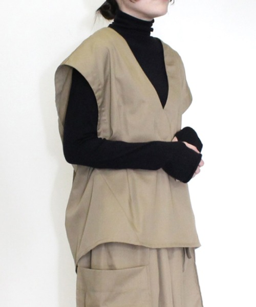 STYLEBLOCK（スタイルブロック）の「ツイル深Vノースリーブトップス（ベスト・レディース・ホワイト系その他/ブラック/オリーブ/ベージュ・M）」の3枚目の写真