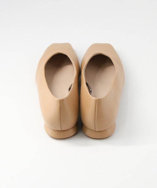 Gready Brilliant（グレディブリリアン）の「レザースクエアトゥフラットシューズ（バレエシューズ・レディース・キャメル/アイボリー・38/37/36）」の5枚目の写真