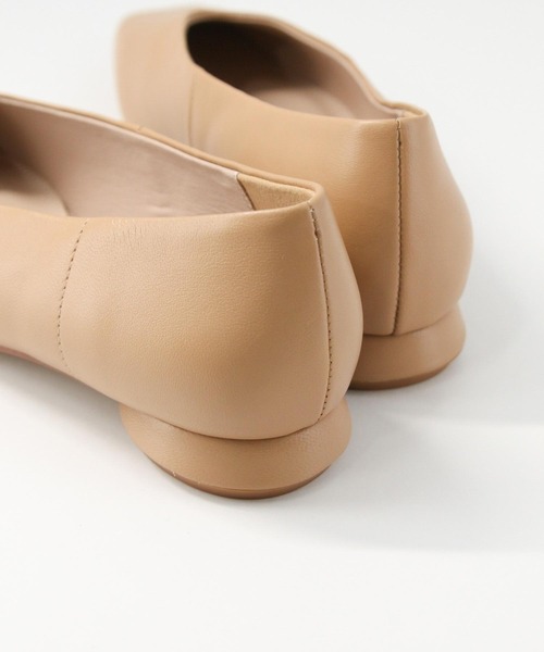 Gready Brilliant（グレディブリリアン）の「レザースクエアトゥフラットシューズ（バレエシューズ・レディース・キャメル/アイボリー・38/37/36）」の11枚目の写真