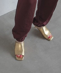 キトゥンヒールスライドミュールサンダル