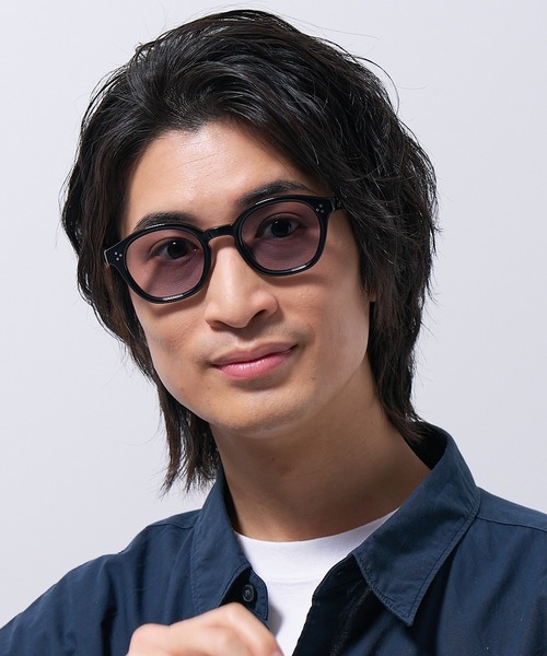 Zoff（ゾフ）の「ウェリントン型 調光サングラス｜レンズの色が