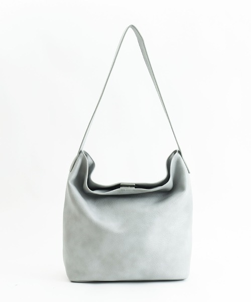 COOCO（クーコ）の「ソフトフェイクレザーワンショルダーバッグ／Ａ４対応（ショルダーバッグ・レディース・キャメル/ライトグリーン/ライトグレー/アイボリー/グレー系その他/カーキ/サックスブルー/ブラック・9）」の17枚目の写真