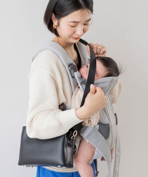 フェリシモMama（フェリシモママ）の「ｎｉｎａｒｕ×フェリシモＭａｍａ　抱っこひもと一緒に持てる　マザーズショルダーバッグ〈ブラック〉（マザーズバッグ・レディース・ブラック・ONE SIZE）」の10枚目の写真