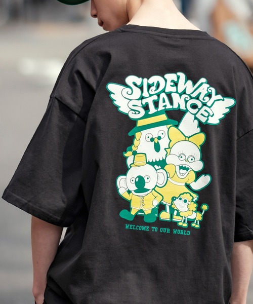 SIDEWAY STANCE（サイドウェイスタンス）の「【SIDEWAY STANCE】オリジナル グラフィック プリント 半袖Tシャツ（Tシャツ/カットソー・メンズ・ブラック系その他2/オリーブ/ホワイト系その他3/ホワイト系その他2/ホワイト/ブラック系その他3/ブラック/ブラック系その他4/ホワイト系その他/ピンク/イエロー/ホワイト系その他4/セージグリーン/パープル/ブラック系その他/パープル系その他/ブラック系その他5/ホワイト系その他5/ホワイト系その他6/ブラック系その他6/ブラック系その他7/ホワイト系その他7/パープル系その他3/ダークブルー/パープル系/パープル系その他2/ブルー系その他/グレー系その他/カーキ/グレー/ブラック系/カーキ系/グレー系/ホワイト系/パープル系1/ブラック系1/ホワイト系1・LARGE/X-LARGE/MEDIUM/SMALL）」の14枚目の写真