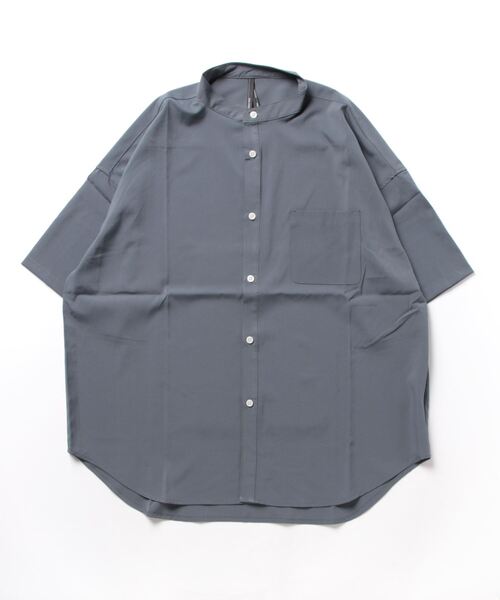 おしゃれスタ(オシャレスタ)の「ポリストレッチルーズフィットバンドカラー半袖シャツ【IR】(シャツ/ブラウス・メンズ・ネイビー/ブラック/チャコールグレー/サックスブルー/ホワイト/パープル/グリーン/グレイッシュベージュ・M/L/XL)」の1枚目の写真