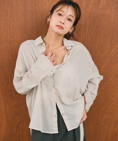 coca(coca)(コカ)の「\SNSで話題!!/大人気!!ガーゼシャツ【西山茉希様着用】(シャツ/ブラウス・レディース・ブラック/ライトブルー/ホワイト/ブラウン/ピンク/ライトグリーン/グレイッシュベージュ/マスタード/パープル/ネイビー/イエロー/ライトピンク/ライトベージュ/ダークベージュ/グリーン/ラベンダー/レッド/ライトグレー/チャコール/ダークブルー/ピンク系その他/ダークブラウン/カーキ/ベージュ/ブルー/アイボリー/ワイン/オートミール/オレンジ・M/L/S/XL)」の9枚目の写真