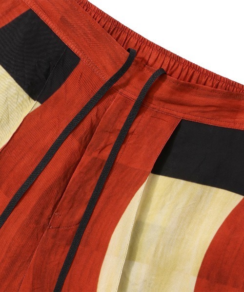TOGA(トーガ)の「TOGA Inner print pants(その他パンツ・メンズ・レッド・48/46)」の5枚目の写真