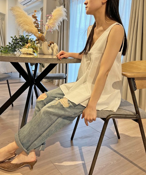 Jewelobe(ジュエローブ)の「Vネックタックフレアノースリーブチュニック(キャミソール・レディース・サックスブルー/ホワイト/ブラック/ベージュ・FREE)」の13枚目の写真
