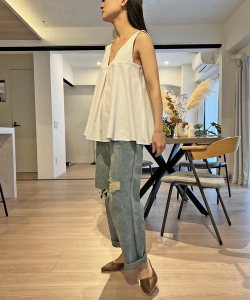 Jewelobe(ジュエローブ)の「Vネックタックフレアノースリーブチュニック(キャミソール・レディース・サックスブルー/ホワイト/ブラック/ベージュ・FREE)」の18枚目の写真
