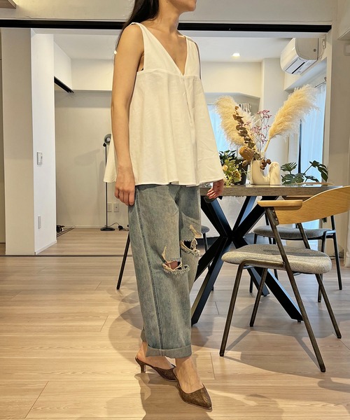 Jewelobe(ジュエローブ)の「Vネックタックフレアノースリーブチュニック(キャミソール・レディース・サックスブルー/ホワイト/ブラック/ベージュ・FREE)」の21枚目の写真