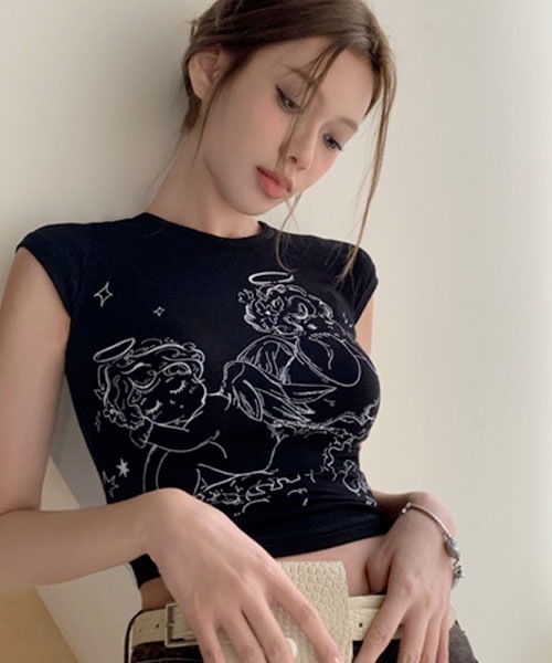 KICKSEWING(キックスウィング)の「KICKSEWING エンジェルデザインプリントクロップTシャツ(Tシャツ/カットソー・レディース・ブラック/ライトベージュ・FREE)」の12枚目の写真