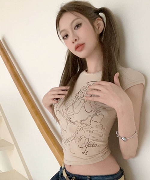 KICKSEWING(キックスウィング)の「KICKSEWING エンジェルデザインプリントクロップTシャツ(Tシャツ/カットソー・レディース・ブラック/ライトベージュ・FREE)」の10枚目の写真
