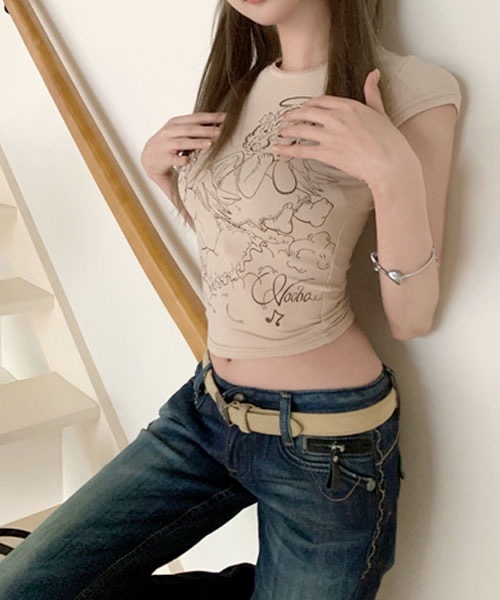 KICKSEWING(キックスウィング)の「KICKSEWING エンジェルデザインプリントクロップTシャツ(Tシャツ/カットソー・レディース・ブラック/ライトベージュ・FREE)」の11枚目の写真