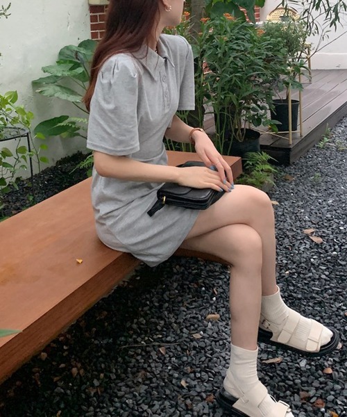 LYEON(リヨン)の「サイドカットアウトPOLOミニワンピース(ワンピース・レディース・ベージュ/グレー・FREE)」の3枚目の写真