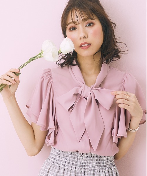 marun（マルン）の「＜大きいサイズ＞ フリルリボンタイブラウス marun（シャツ/ブラウス・レディース・ピンク/ネイビー・L/LL/3L/4L/5L）」の2枚目の写真