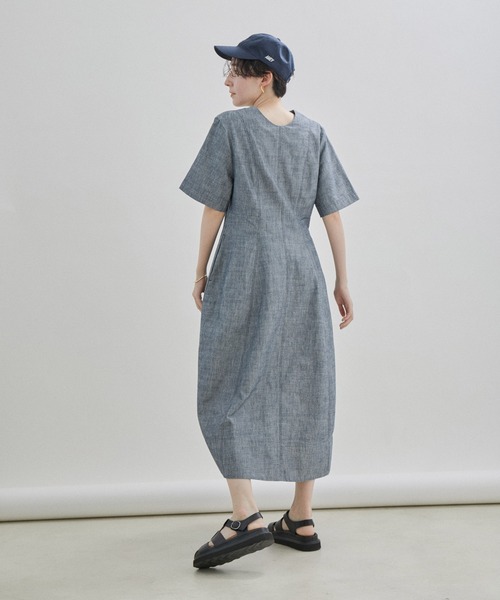 SALON adam et rope'(サロン アダム エ ロペ)の「【サステナブル・洗える】バナナデニムハーフスリーブワンピース(ワンピース・レディース・ブルー系その他/ブラック・FREE)」の19枚目の写真