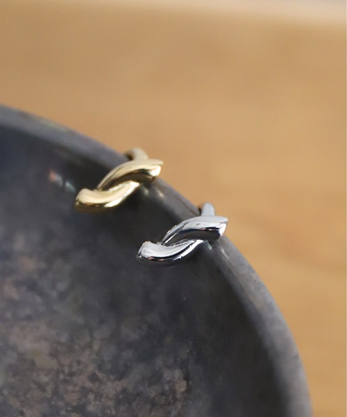 rapiecage（ラピエサージュ）の「ダブルカーブイヤカフ（イヤーカフ・レディース・ゴールド/シルバー・FREE）」の6枚目の写真