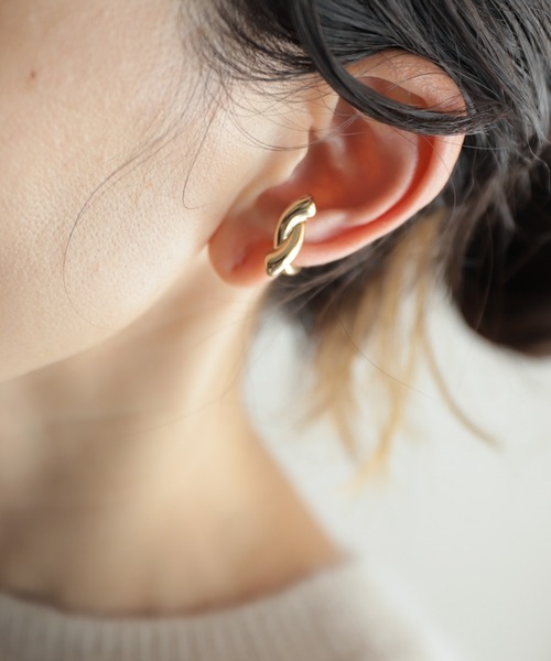 rapiecage（ラピエサージュ）の「ダブルカーブイヤカフ（イヤーカフ・レディース・ゴールド/シルバー・FREE）」の3枚目の写真