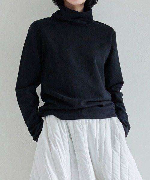 for/c(フォーシー)の「裏起毛ハイネックプルオーバー【サスティナブル】(Tシャツ/カットソー・レディース・アイボリー/ブラック・L/M/LL)」の14枚目の写真