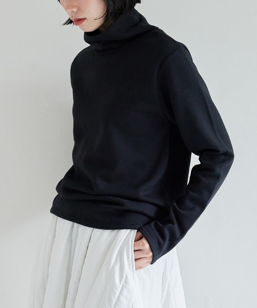 for/c(フォーシー)の「裏起毛ハイネックプルオーバー【サスティナブル】(Tシャツ/カットソー・レディース・アイボリー/ブラック・L/M/LL)」の15枚目の写真