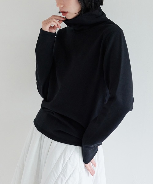 for/c(フォーシー)の「裏起毛ハイネックプルオーバー【サスティナブル】(Tシャツ/カットソー・レディース・アイボリー/ブラック・L/M/LL)」の3枚目の写真