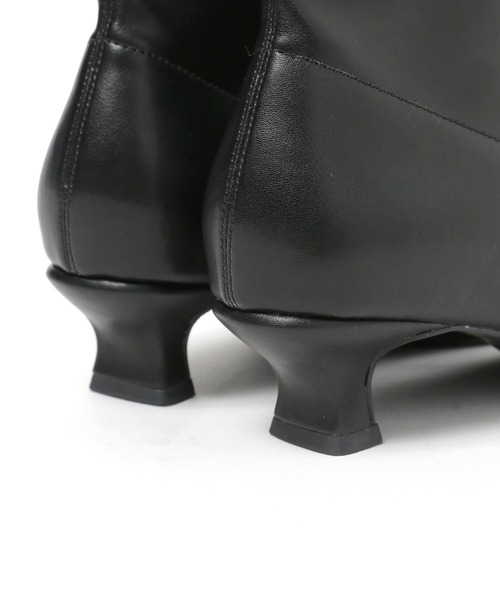 LOWRYS FARM（ローリーズファーム）の「ポインテッドヒールブーツ　969455（ブーツ・レディース・シルバー/ホワイト/ブラック・LARGE/MEDIUM）」の11枚目の写真