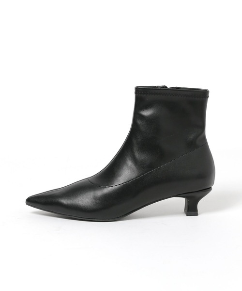 LOWRYS FARM（ローリーズファーム）の「ポインテッドヒールブーツ　969455（ブーツ・レディース・シルバー/ホワイト/ブラック・LARGE/MEDIUM）」の16枚目の写真