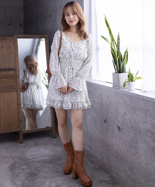 アイボリー 花柄 フリル シフォン ミニワンピース clear（クリア）の「花柄フリルシフォンミニワンピース[低身長用サイズ