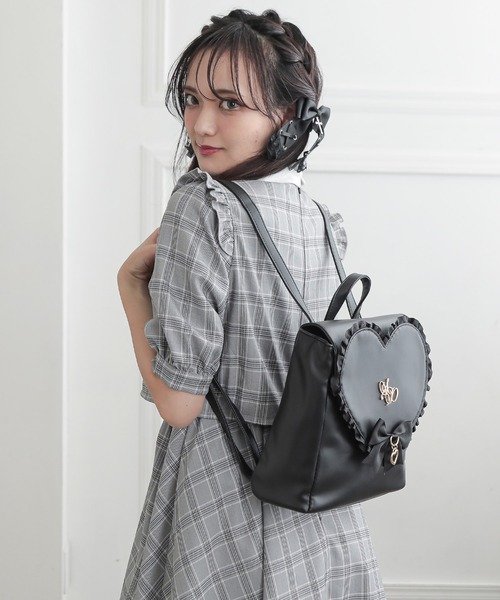 SecretDoor（シークレットドア）の「リュック フリル ハート チャーム