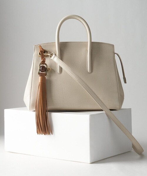 TOFF&LOADSTONE(トフアンドロードストーン)の「タッセルチャーム(キーケース/キーアクセサリー・レディース・キャメル/ホワイト系/ブラック/サックスブルー・00)」の9枚目の写真