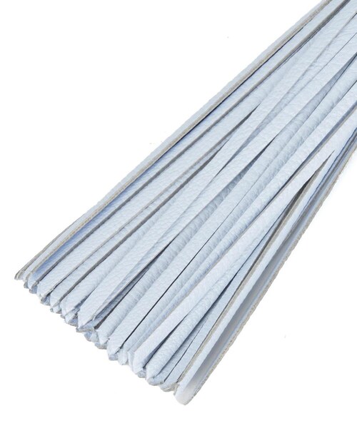 TOFF&LOADSTONE(トフアンドロードストーン)の「タッセルチャーム(キーケース/キーアクセサリー・レディース・キャメル/ホワイト系/ブラック/サックスブルー・00)」の6枚目の写真