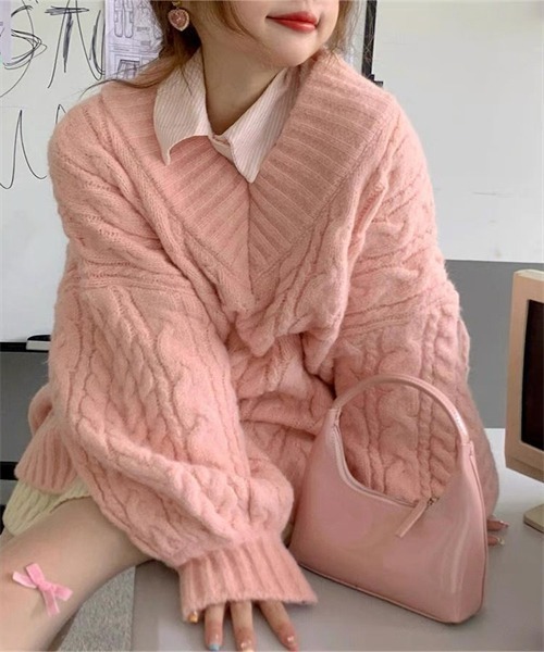 Dream garden(ドリームガーデン)の「ゆったりサイズVネックケーブルチュニックニットプルオーバー(ニット/セーター・レディース・ピンク/ミント/ベージュ/グレー/ブルー・FREE)」の1枚目の写真