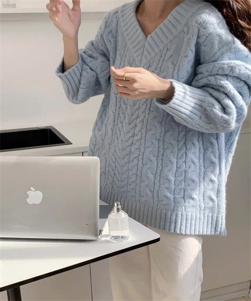 Dream garden(ドリームガーデン)の「ゆったりサイズVネックケーブルチュニックニットプルオーバー(ニット/セーター・レディース・ピンク/ミント/ベージュ/グレー/ブルー・FREE)」の15枚目の写真